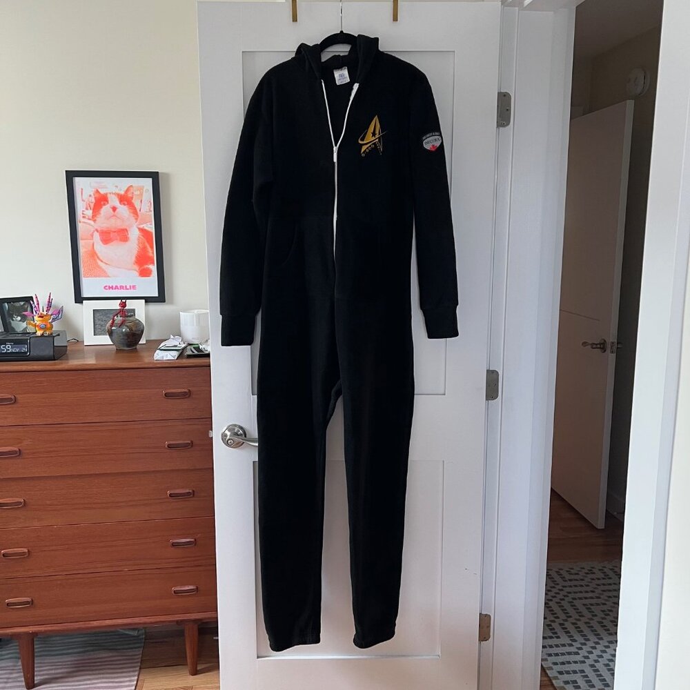 Star Trek Discovery Adult Pajamas - Rare Crew Gift